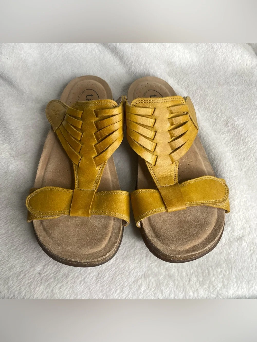 Taos Wonder Slide Yellow Mustard Leather Sandals Women Size 8 Comfort